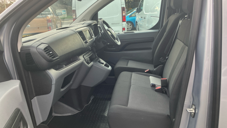 Vauxhall Vivaro L2 Diesel 3100 2.0d 145PS Dynamic H1 Van Auto